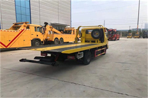 喀什非事故拖车