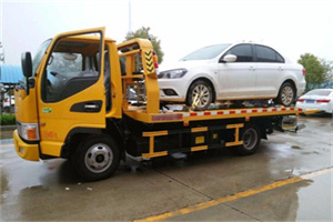 喀什附近拖车救援24小时服务热线