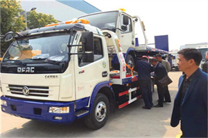 喀什汽车道路救援拖车价格